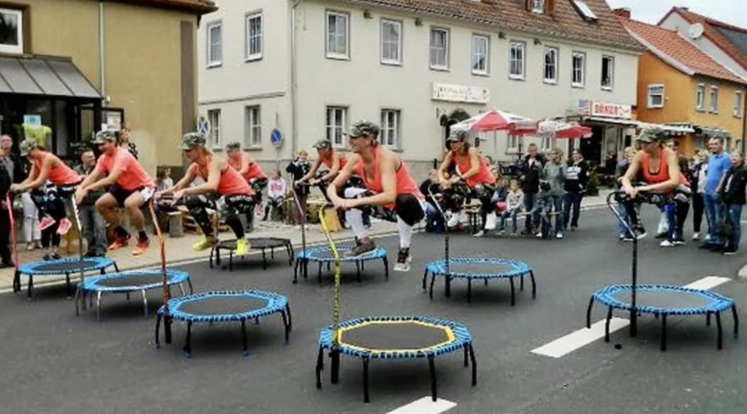 Körperakademie, Trampolinsprung-Übung